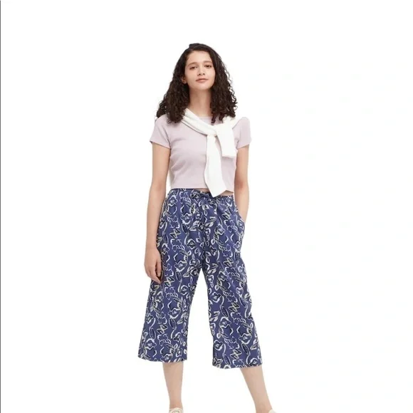 𝅺🌷3/$15🌷 Uniqlo Culottes Capri Pants - Picture 5 of 5